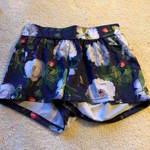 Oiselle Track Fan shorts